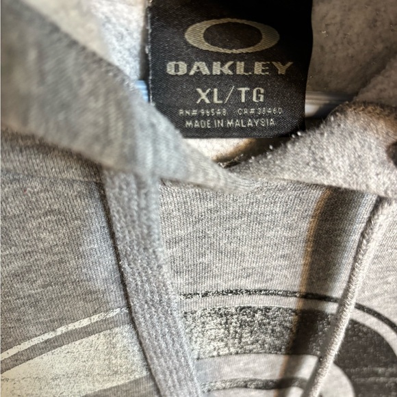 Men’s Oakley Hoodie. Hooded long sleeveeve sweaterer - Picture 3 of 3